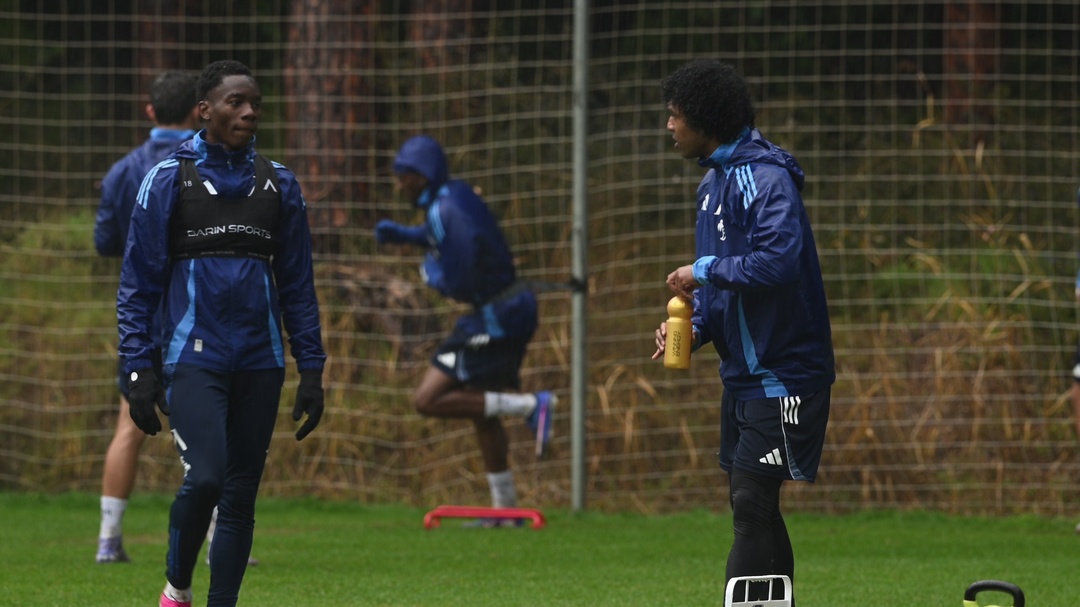 Левски с двуразови тренировки в петък, Камдем се готви наравно с другите