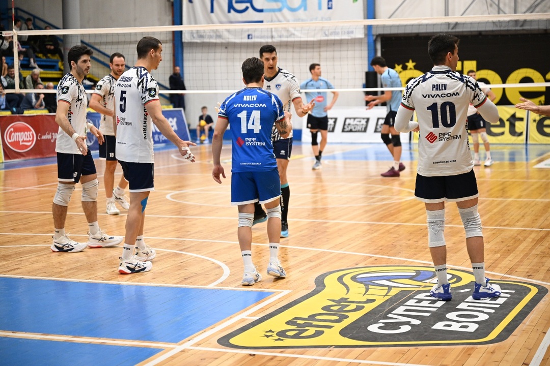 Левски излезе първи след 3:0 в Монтана