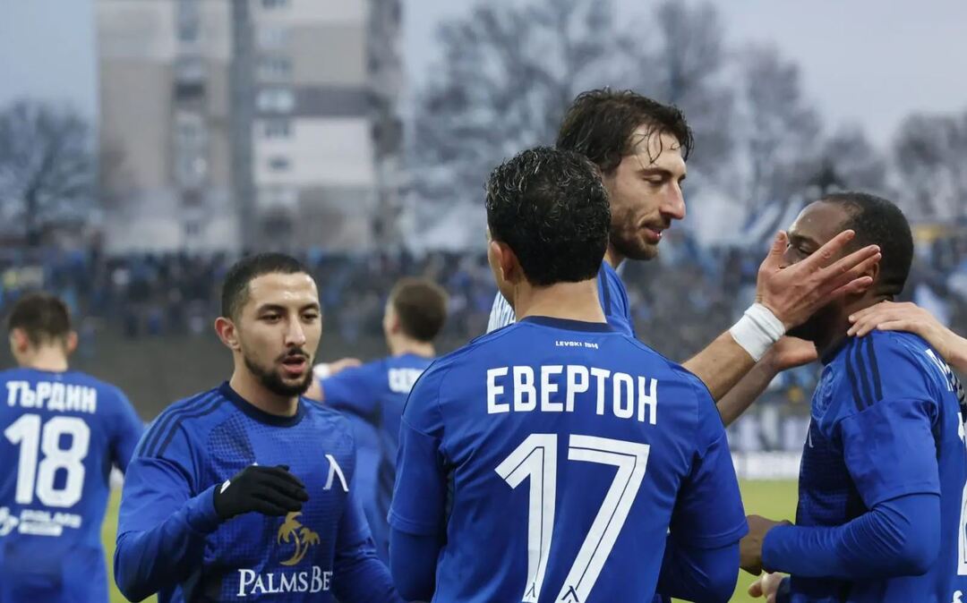 Левски смаза Ботев Пловдив, "сините" пожалиха "канарчетата"