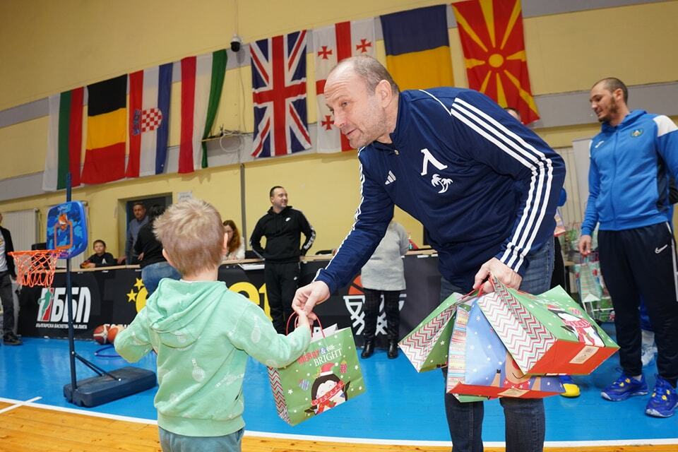 Баскетболистите на Левски уважиха специален празник