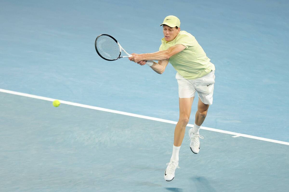 Яник Синер продължава уверено към финала на Australian Open