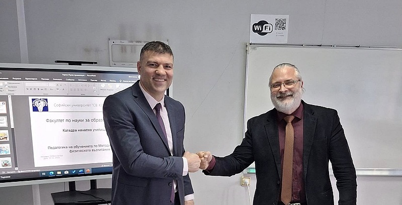 Тервел Пулев сменя амплоато - става преподавател в Софийския университет
