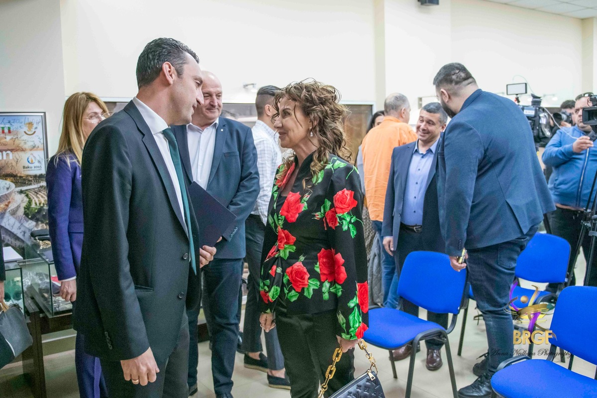 Илиана Раева: Респект, министър Пешев!