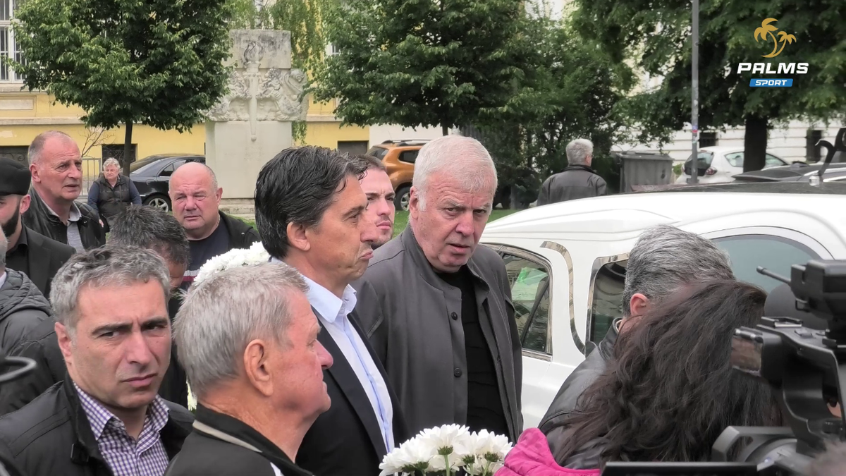 Футболната общественост се прости с Кирил Ивков