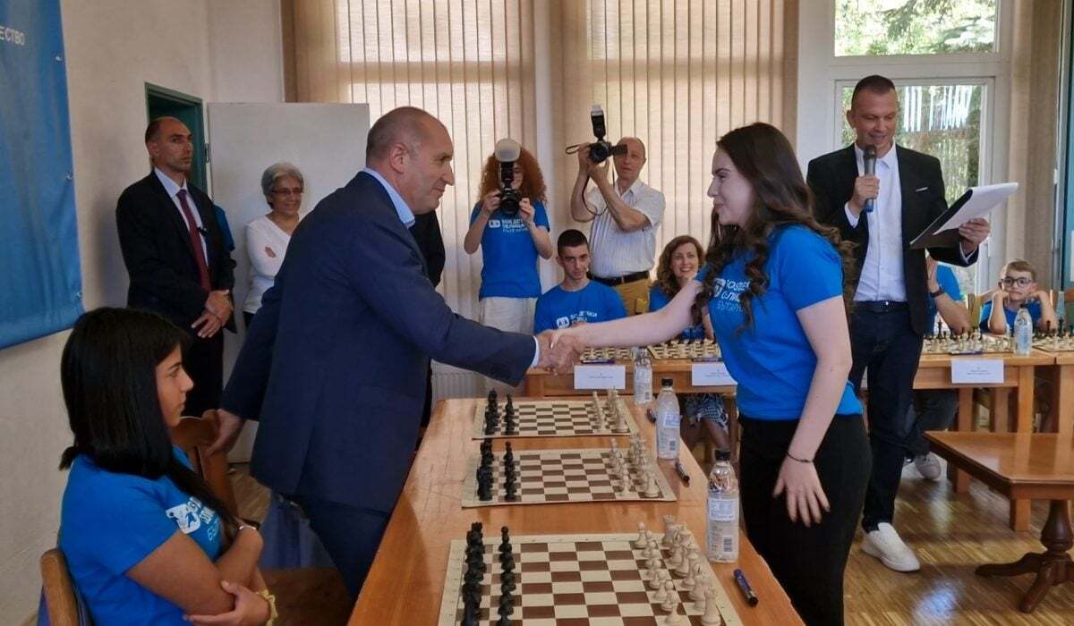Нургюл Салимова направи реми с... президента Румен Радев