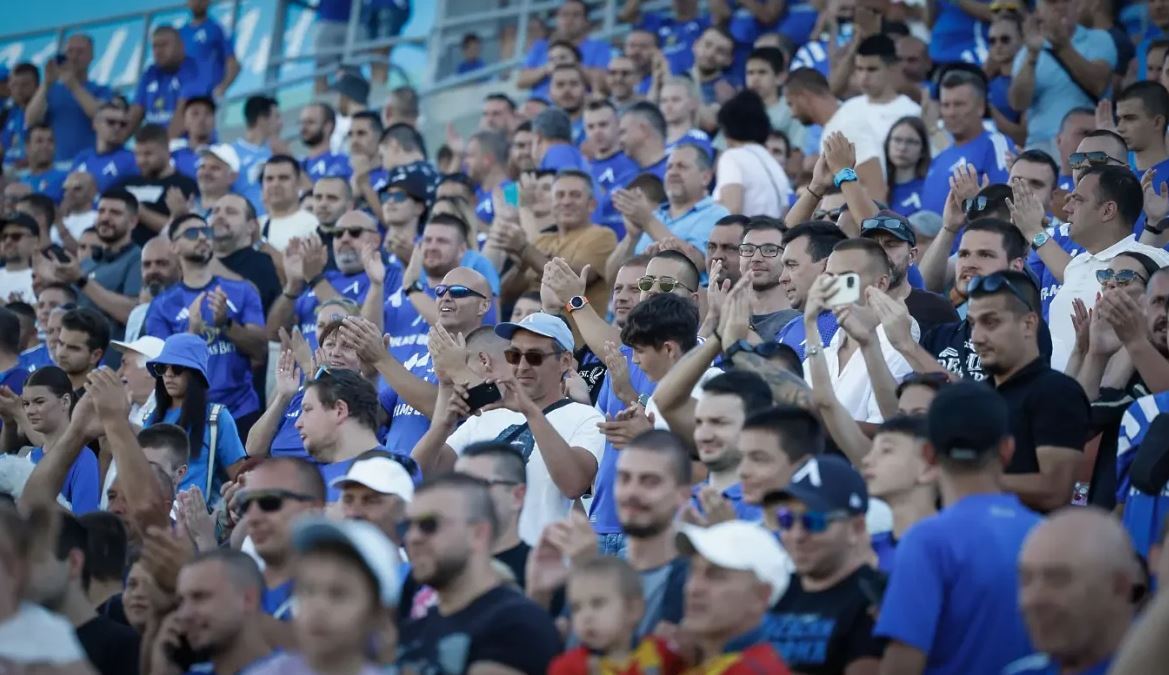Над 10 000 фенове на Левски поискаха билет за реванша с Апоел БШ