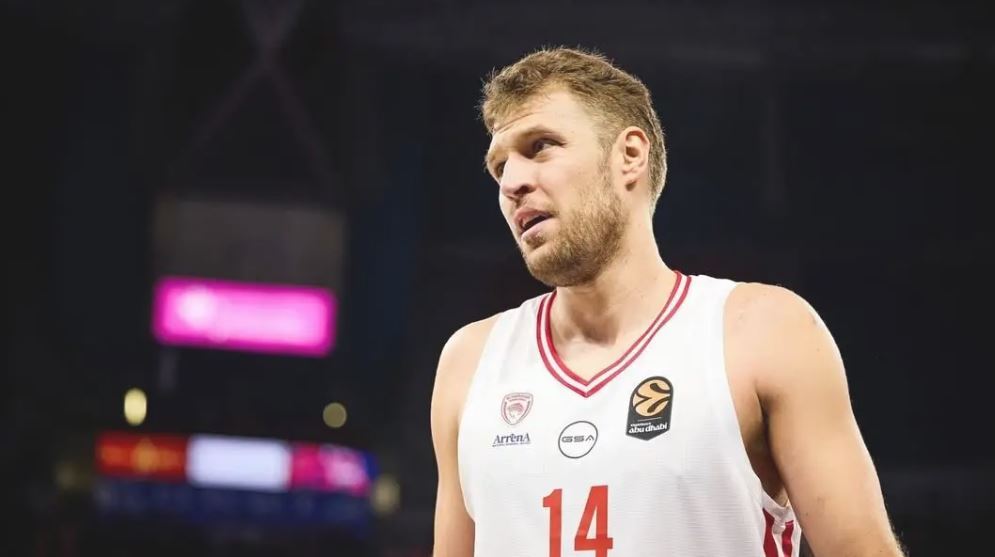 Везенков и Олимпиакос се предадоха пред Реал Мадрид