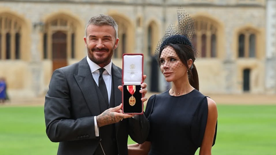 Крал Чарлз удостои Дейвид Бекъм с рицарско звание