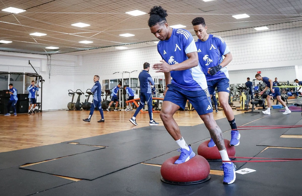 Левски със закрита тренировка в сряда