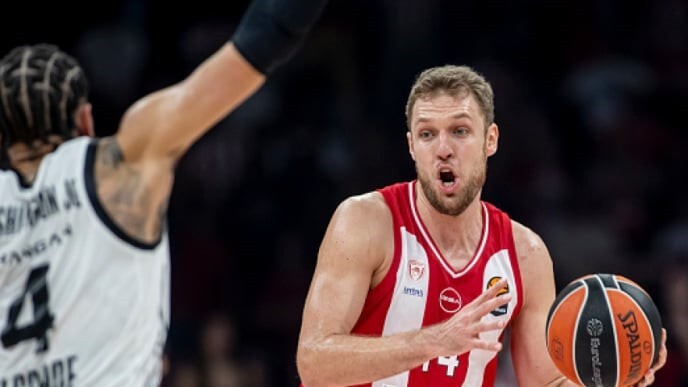 Олимпиакос и Везенков удариха Партизан