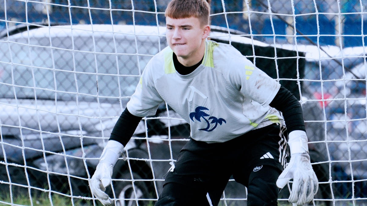 15-годишен вратар тренира с Левски