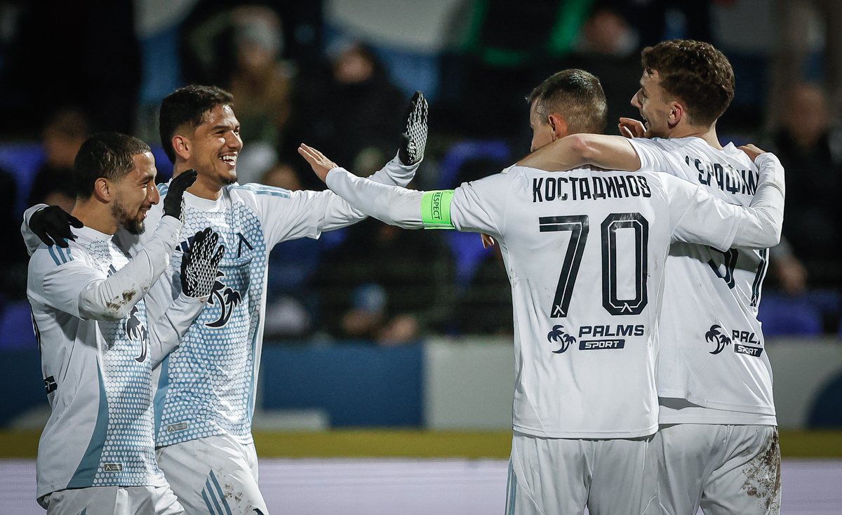 Левски разби Монтана с 5:1 и увеличи преднината си на върха