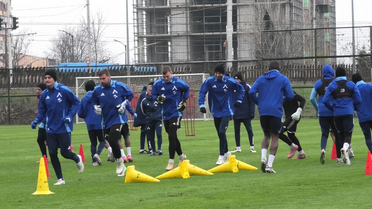 Левски тренира в пълен състав в последното занимание преди Славия