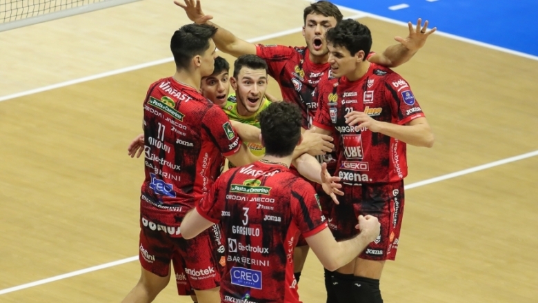 Алекс Николов с 26 точки в дербито с Мартин Атанасов и Жасмин Величков