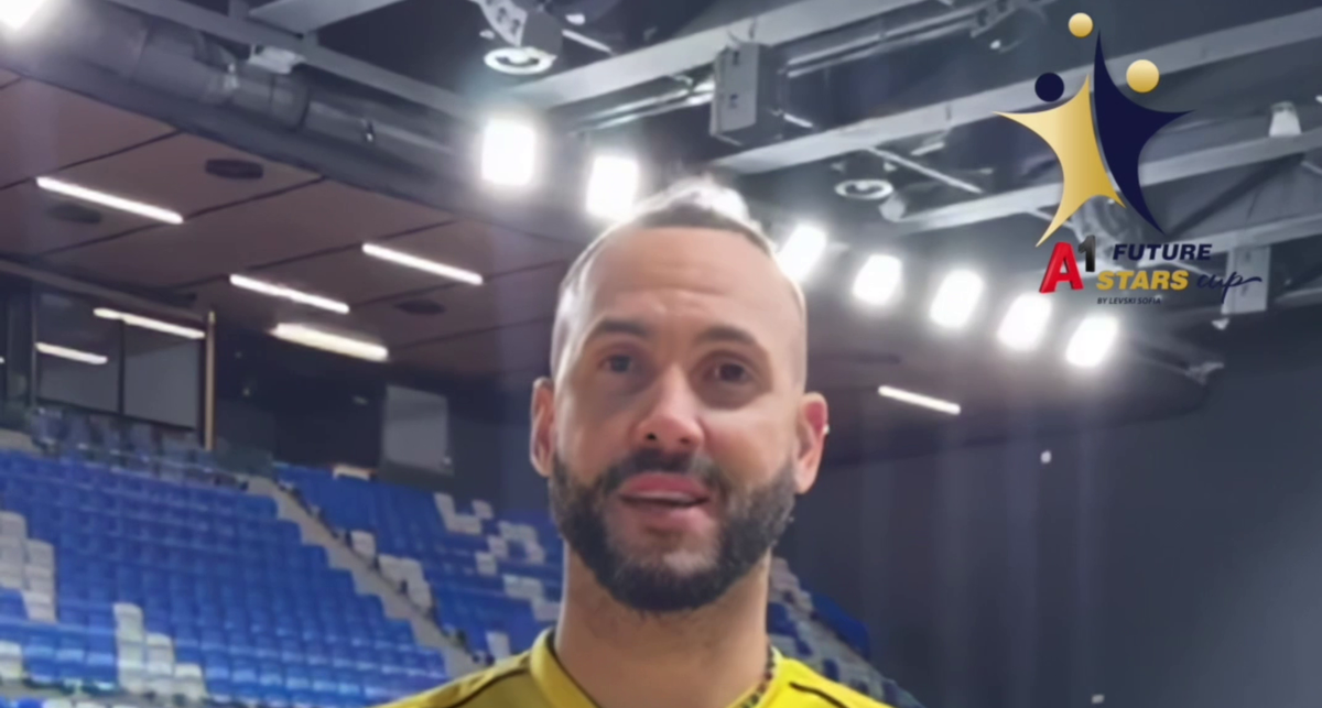 Османи Хуанторена „прегърна“ звездите на бъдещето от турнира на Левски  в София