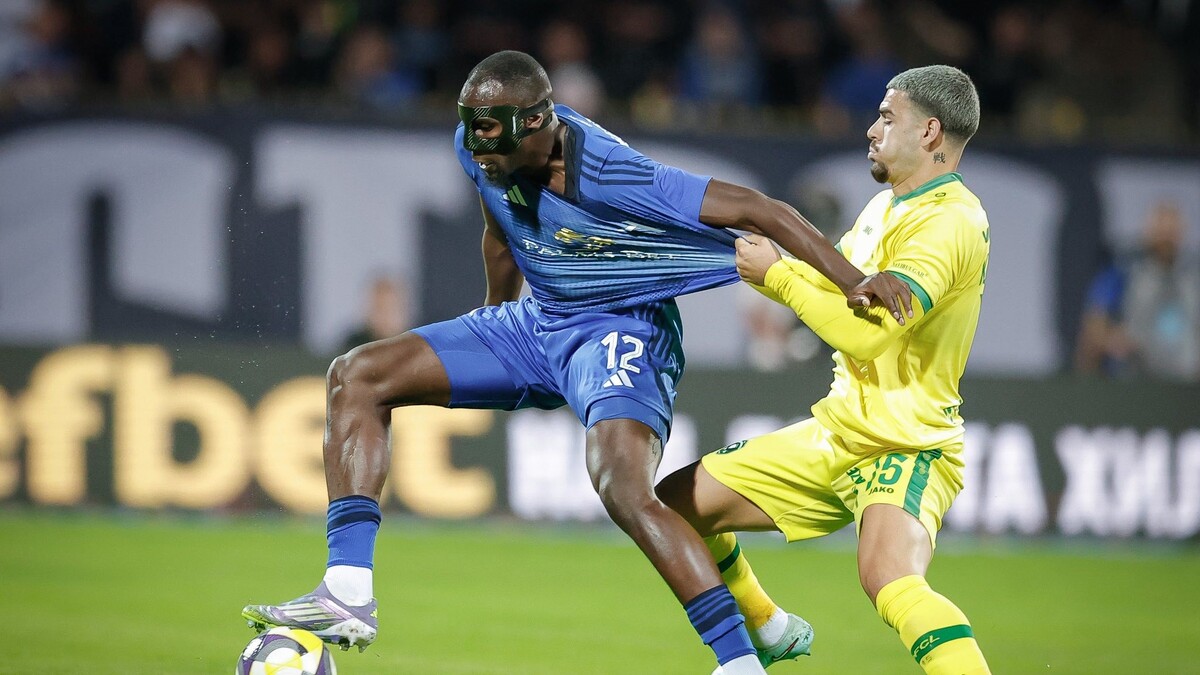 Левски се заигра със съперници: Всеки иска фланелката ни