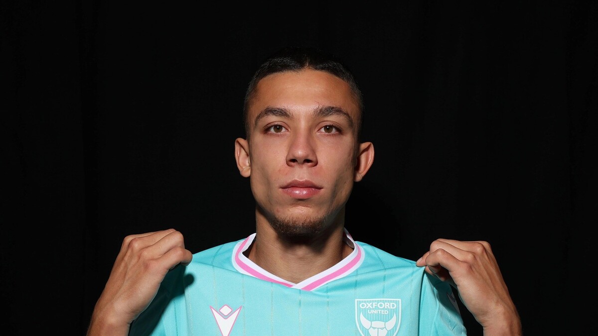 Филип Кръстев с включване като резерва при успех на Оксфорд над Саутхемптън