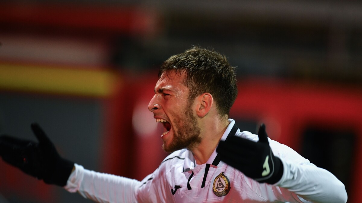 Национал от Славия подписа с лидера в Гърция