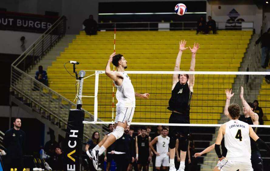 Александър Къндев стартира победно годината в САЩ