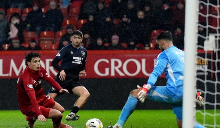 Силни изяви на Митов не спасиха Абърдийн срещу Рейнджърс