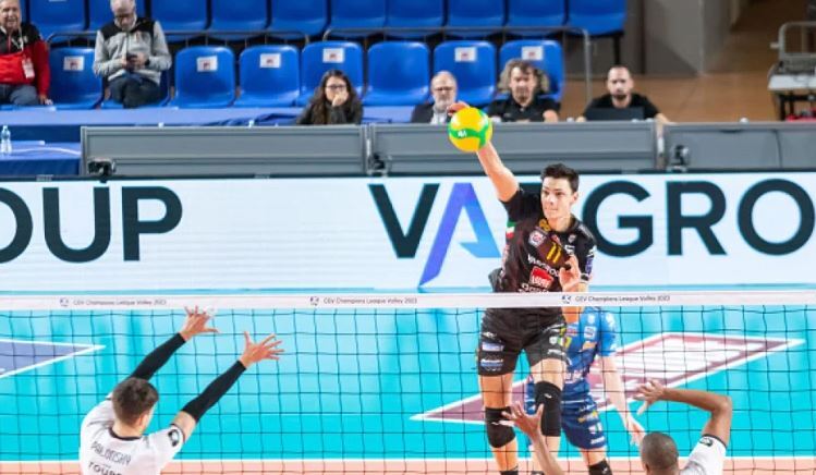 Алекс Николов изведе Лубе Чивитанова към нова победа