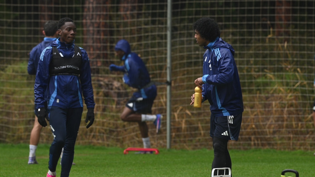 Левски с двуразови тренировки в петък, Камдем се готви наравно с другите