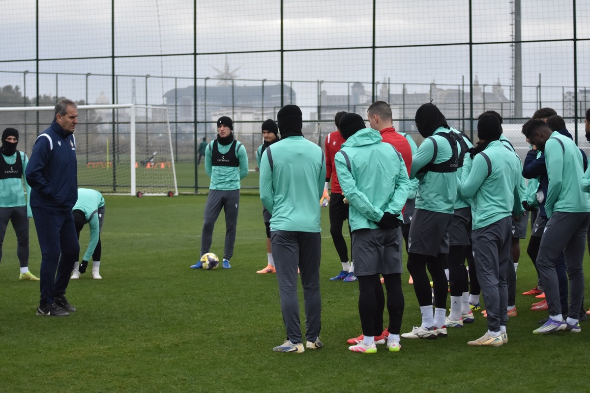 Ботев Пловдив прекрати предсрочно лагера в Турция