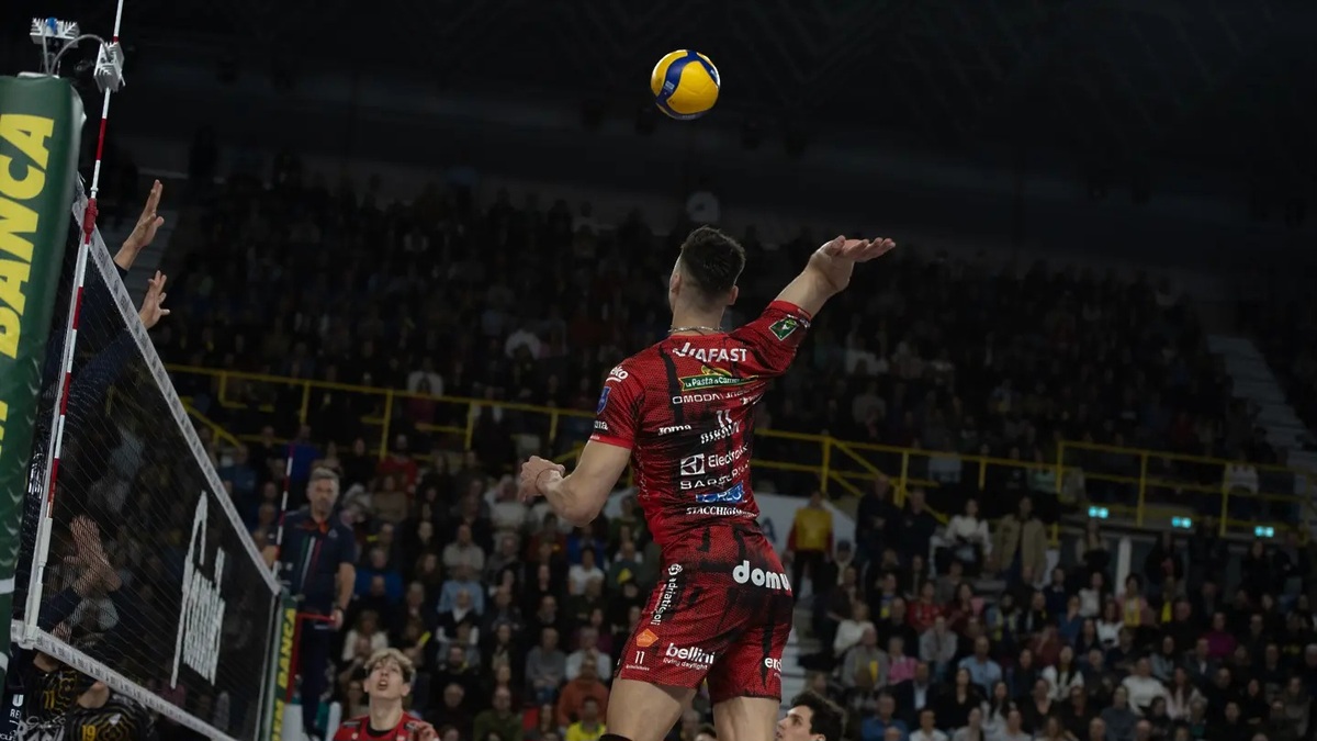 Алекс Николов над всички при успех на Лубе в дербито с Верона