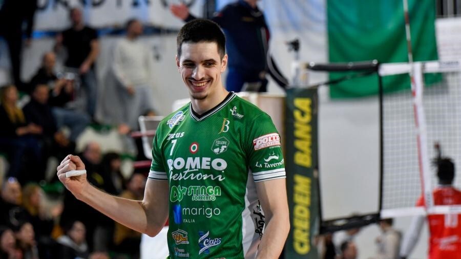 Преслав Петков с 5 блока за победа в българско дерби