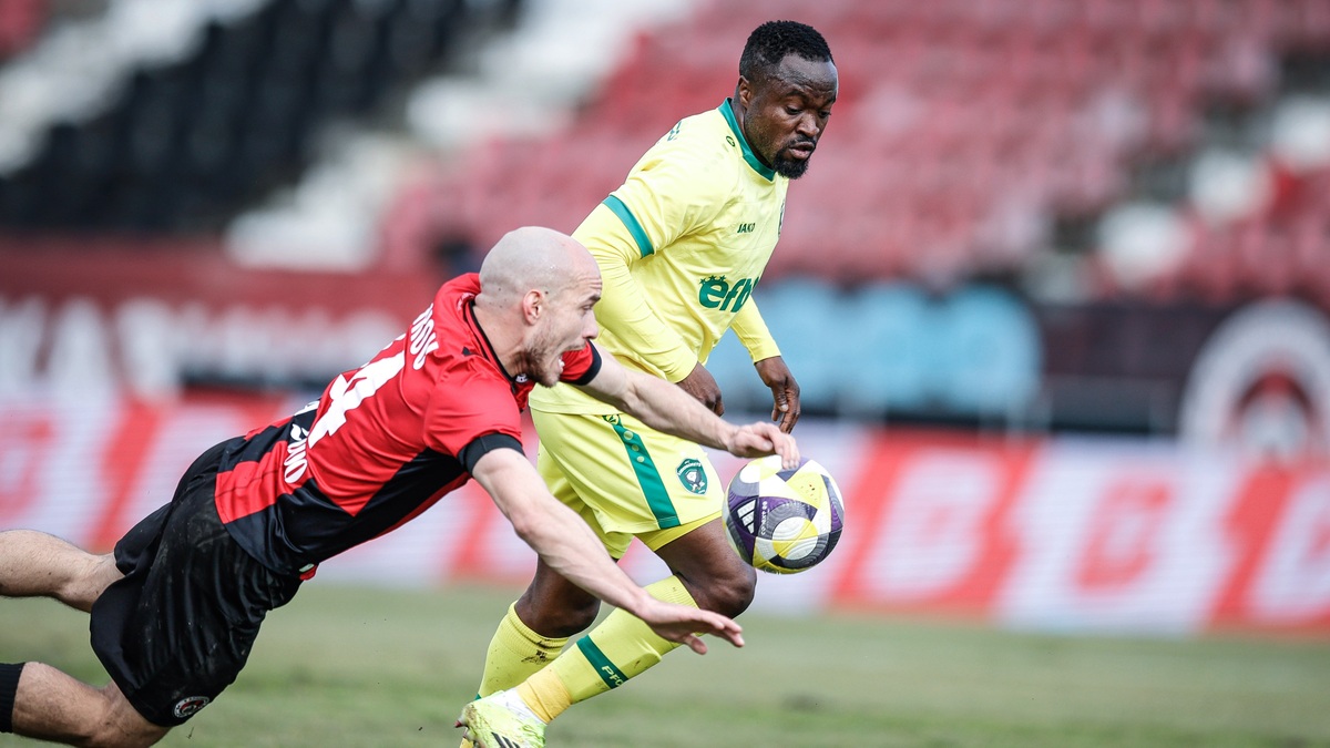 Лудогорец обърна Локомотив София и се доближи до Левски