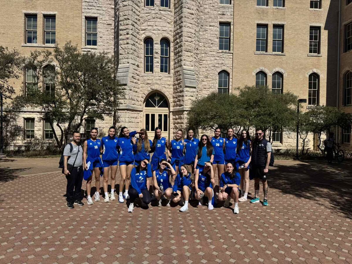 Момичетата от волейболния Левски на посещение в САЩ