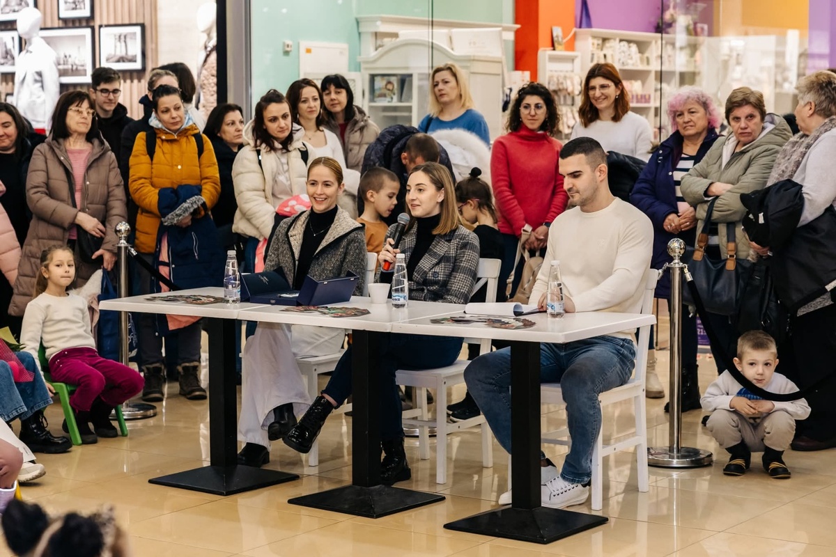 Боряна Калейн и Невяна Владинова се срещнаха с фенове в Плевен