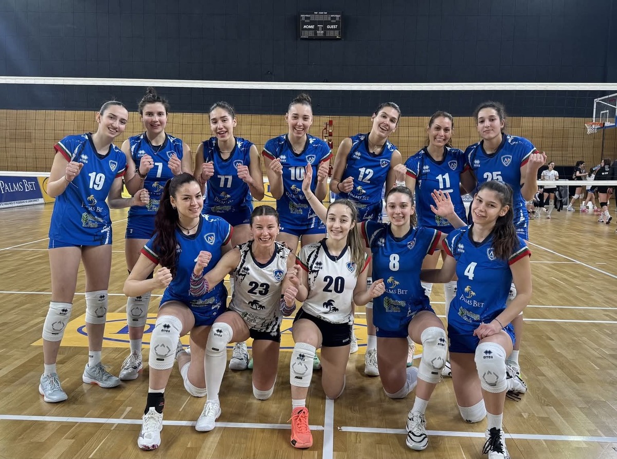 Левски се помъчи, но обърна успешно Славия