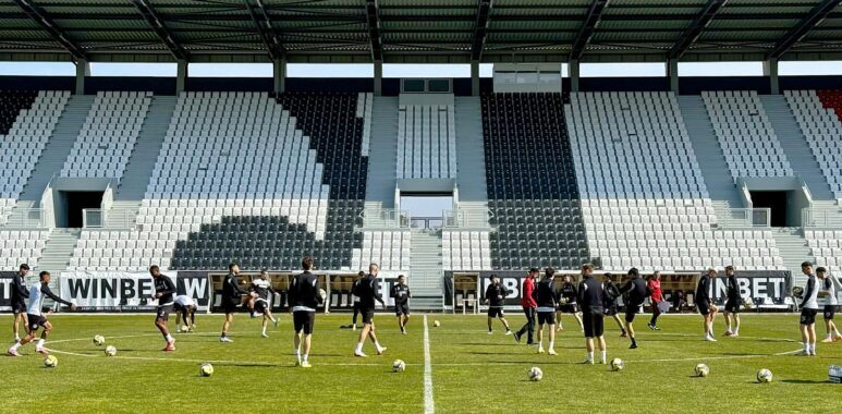 Ясна е групата на Локо Пловдив за мача с Левски