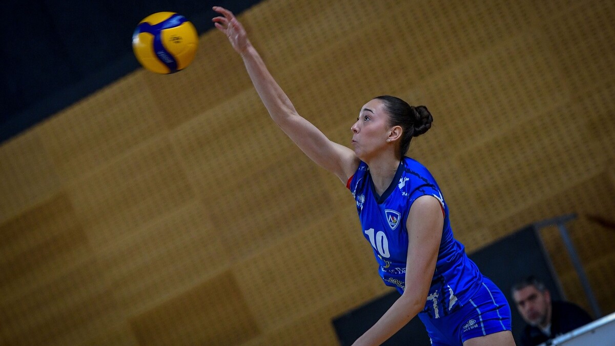 Левски приключва редовния сезон при жените с домакинство на ДКС Варна