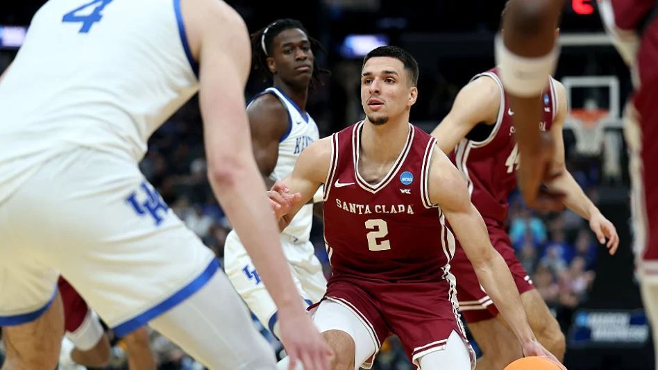 Гавалюгов вкара 16 точки при драматична загуба в "Мартенската лудост"