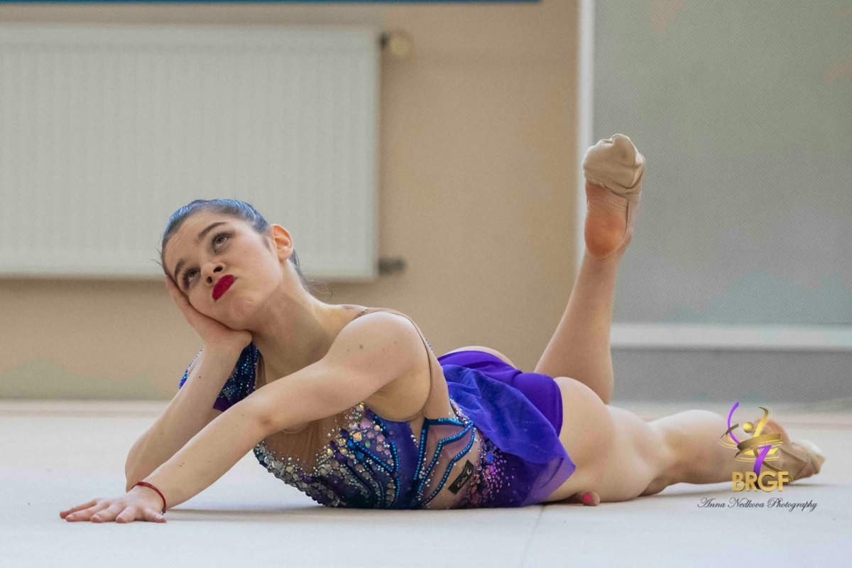 БФХГ с празнична честитка за рожденичката Дара Стоянова