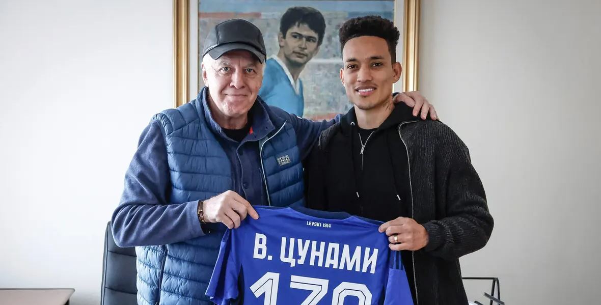 Наско Сираков награди Цунами