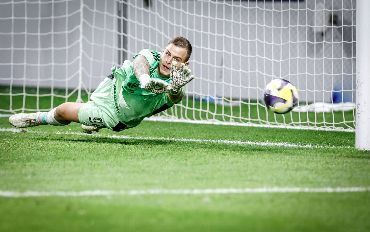 Светльо Вуцов с първо интервю като женен мъж, коментира битката за титлата и наградата за най-добър вратар