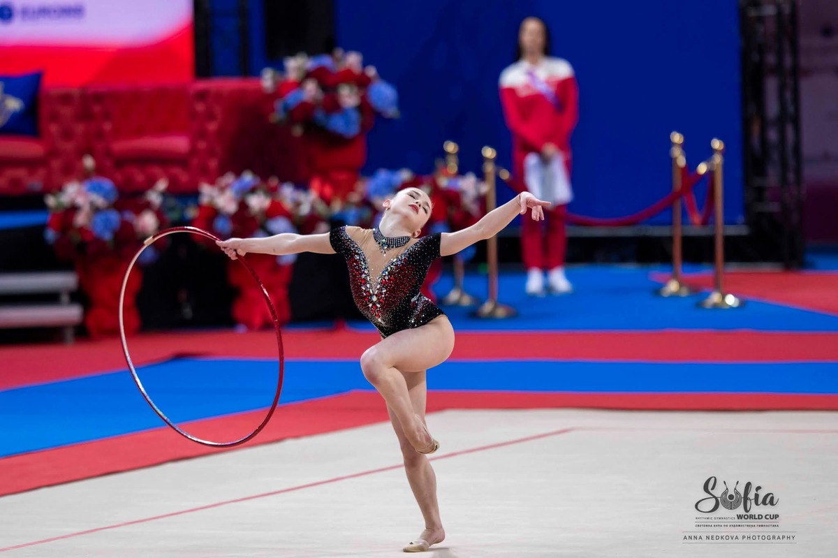 Стилияна Николова води във временното класиране в многобоя на Световната купа, Ева Брезалиева четвърта