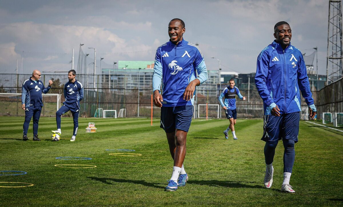 Левски започва подготовка за мача с Добруджа с открита тренировка