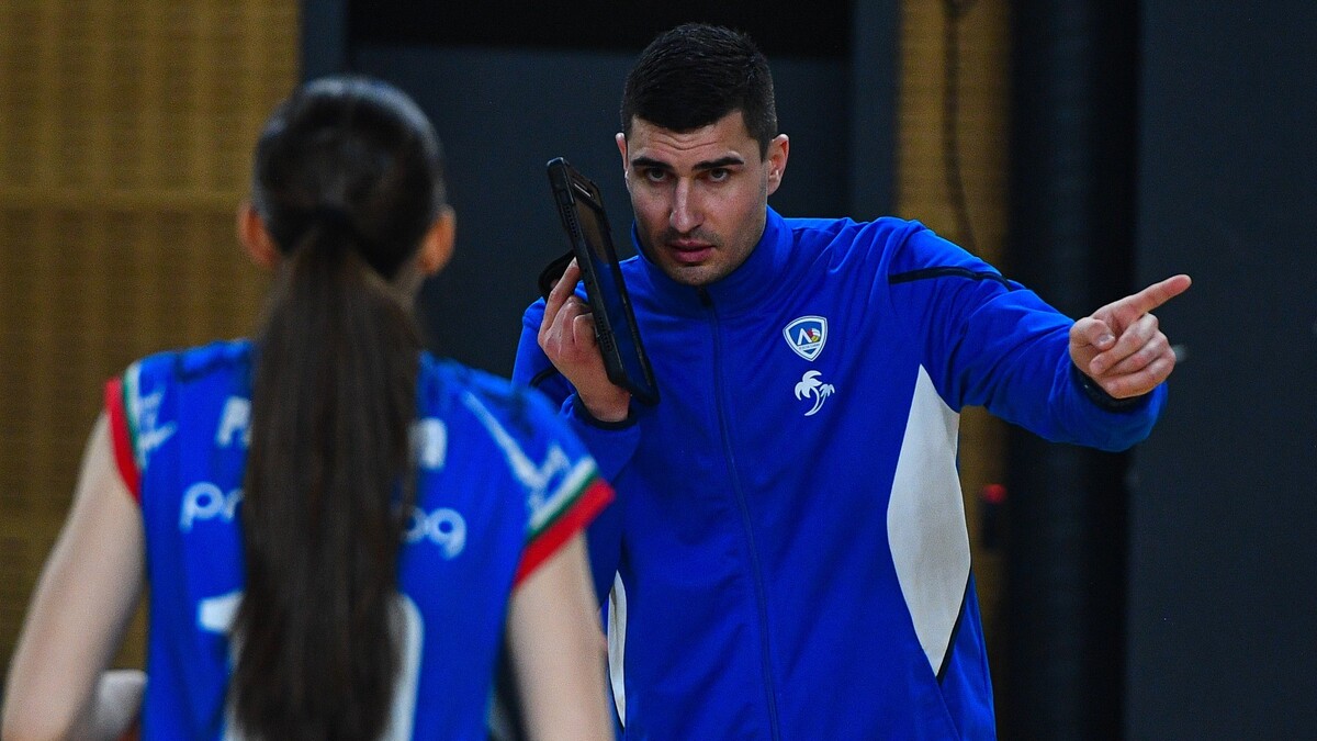 "Син" треньор поема националките до 20 години