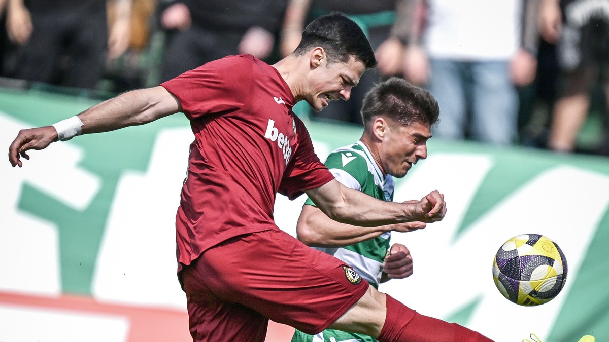 Славия сюрпризира неприятно Черно море насред "Тича"