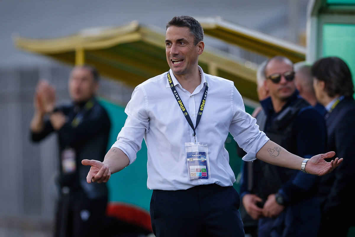 Веласкес: Аз съм виновен, но е срамно да се играе на такъв терен