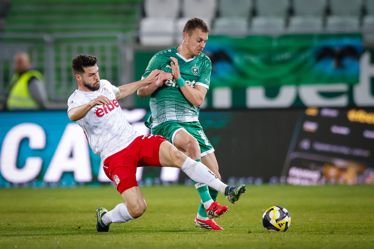 Лудогорец взе класически мача с ЦСКА 1948 и намали на 7 точки изоставането си от Левски