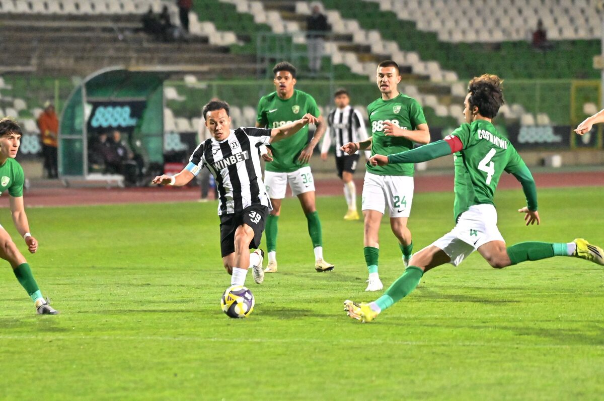 Берое и Локомотив Пловдив с нулево реми под Аязмото