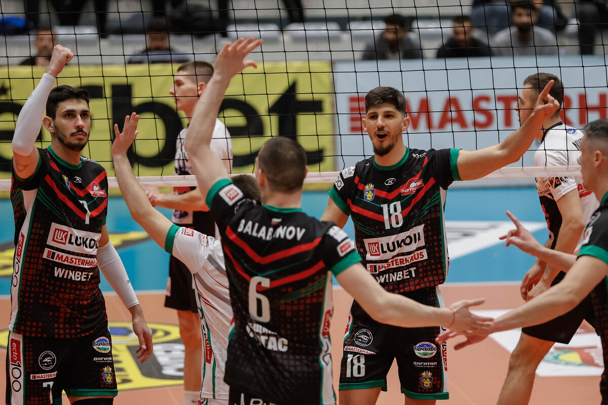 Нефтохимик е съперникът на Левски във волейболния финал при мъжете