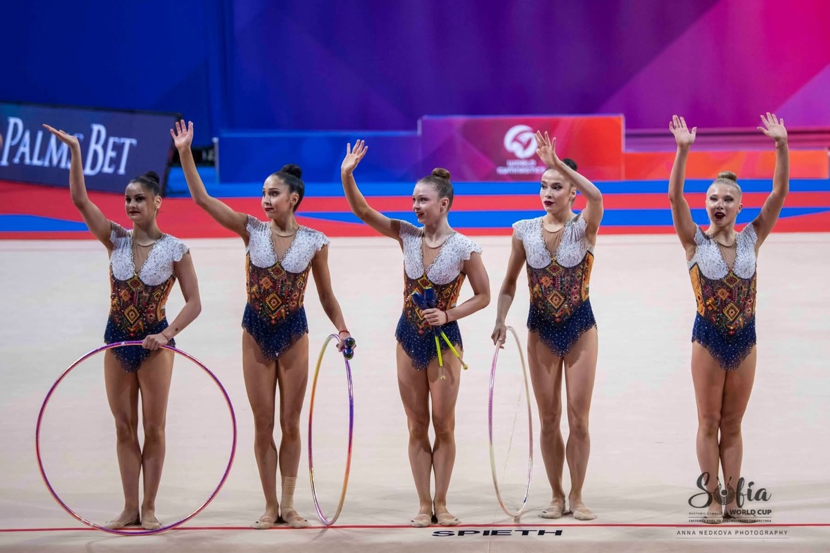 Ансамбълът на България спечели бронзов медал на финала с обръчи и бухалки в Баку