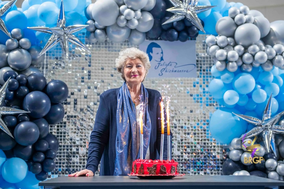 БФХГ с празнична честитка за рожденичката Мария Гигова