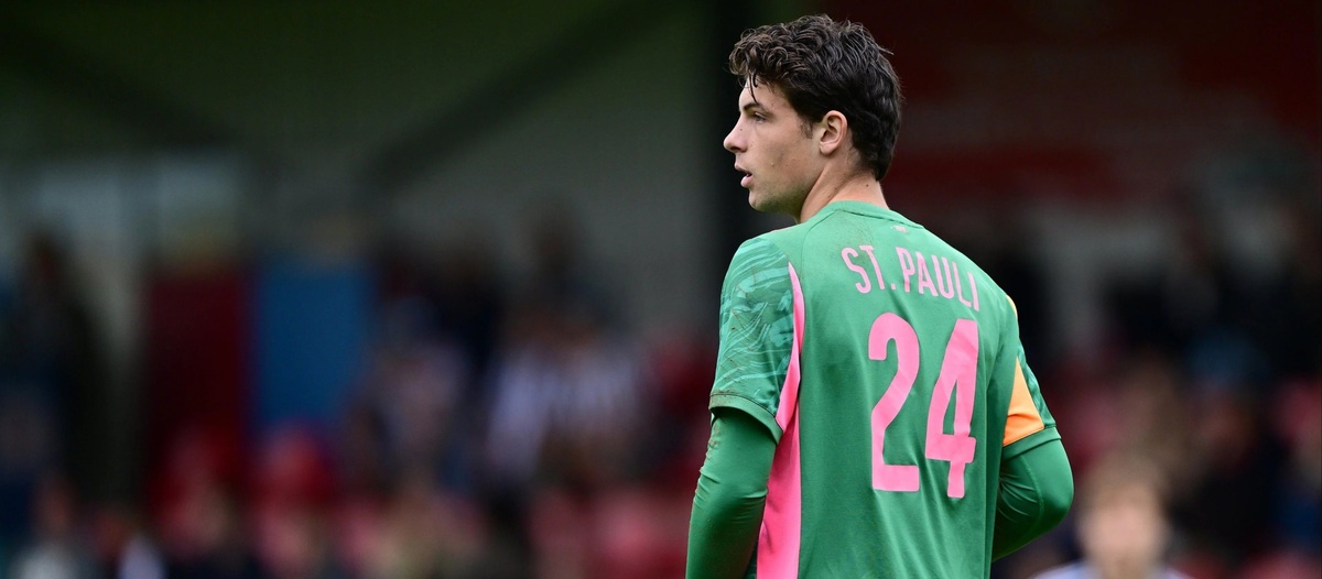 Български вратар напуска Санкт Паули